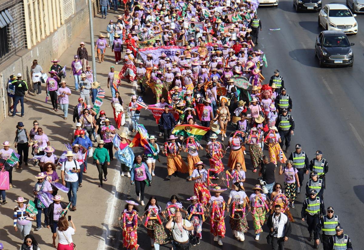 7ª Marcha das Margaridas reúne em Brasília mais de 100 mil pessoas