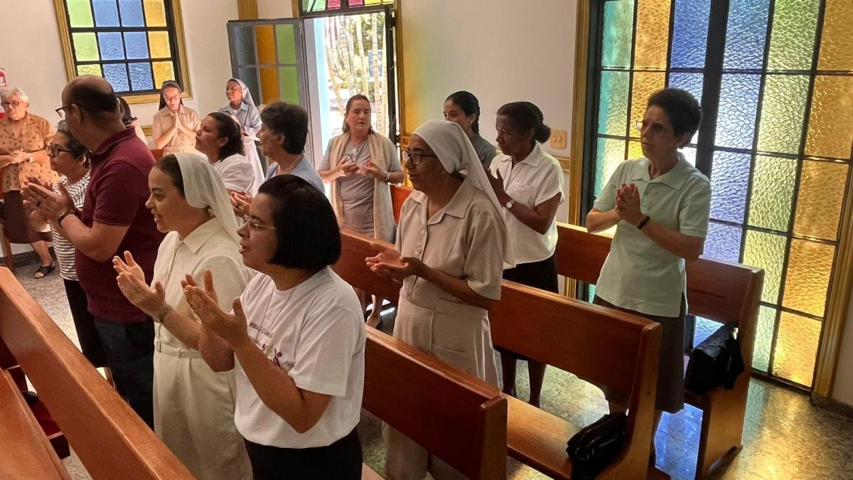 Regional de Brasília reúne a Vida Religiosa para confraternização