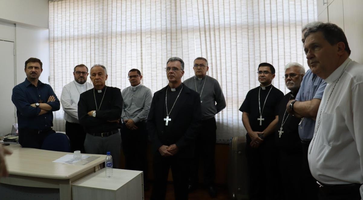 Bispos recém-nomeados pela CNBB visitam a CRB em Brasília