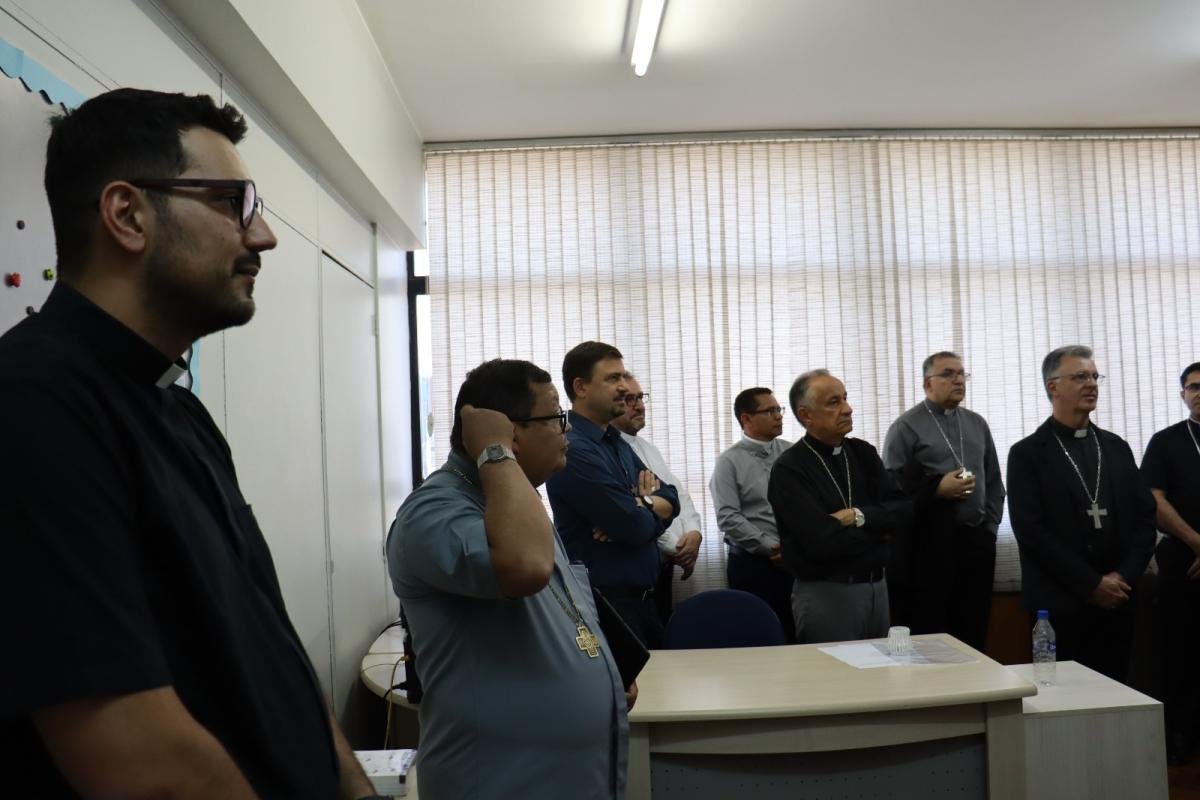 Bispos recém-nomeados pela CNBB visitam a CRB em Brasília