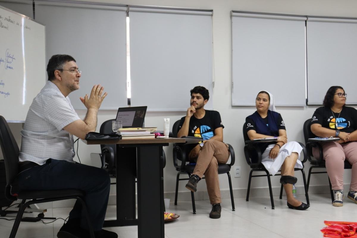 Coordenadoras/es do Serviço de Animação Vocacional das Regionais da CRB Nacional se reúnem em Brasília