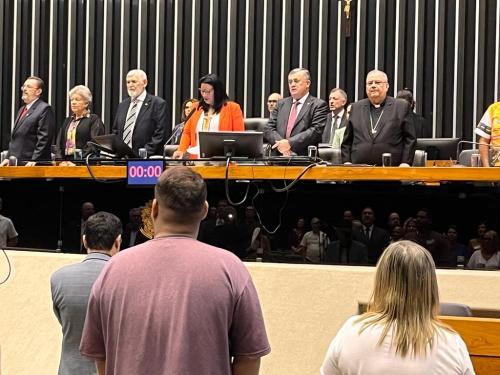 Assessoras da CRB Nacional participam da sessão solene na Câmara dos Deputados, em Brasília (DF), em homenagem à Campanha da Fraternidade 2023